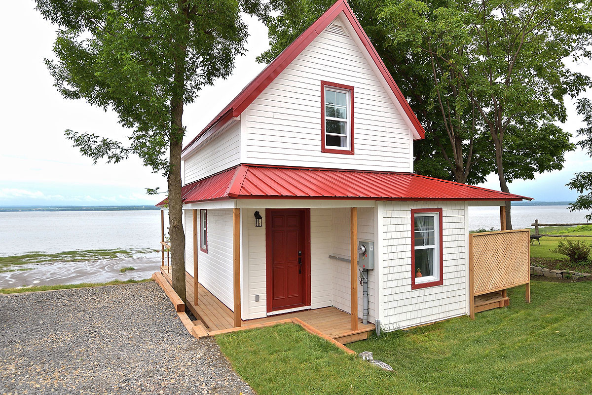 Chalet A Louer Quebec Le Littoral Spa Prive Bord De L Eau Chalets Booking