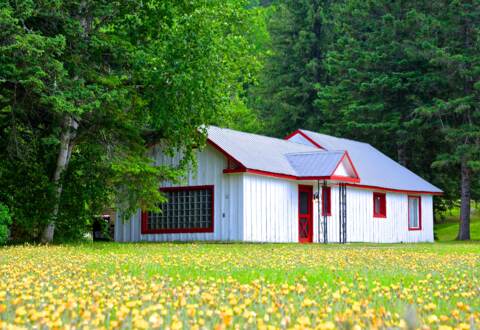 Chalet de bois en location pour personne seule ou couple avec spa privé et poêle à bois Mauricie Domaine McCormick