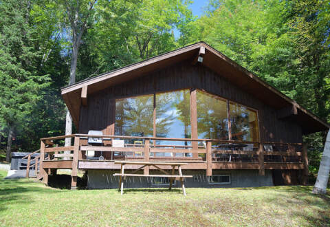 Cottage to rent with private jacuzzi for 2 or 4 persons Laurentides Chalets Booking