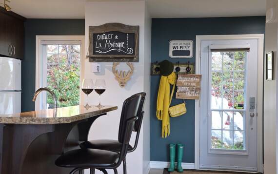 Chalet à louer pour personne seule, couple, famille ou amis tout équipé Lanaudière Chalets Booking