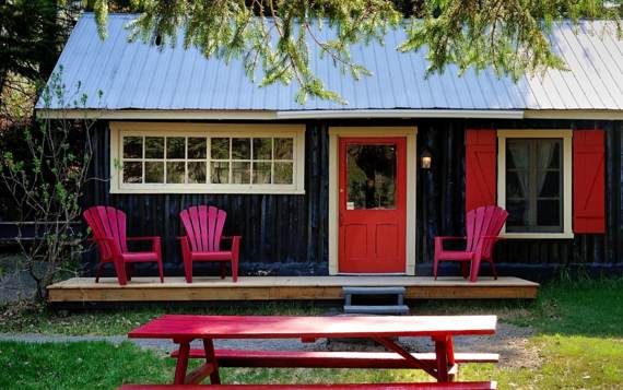 Chalet en bois rond à louer au bord de l'eau avec spa privé Domaine McCormcik pour 2 à 4 personnes tout équipé