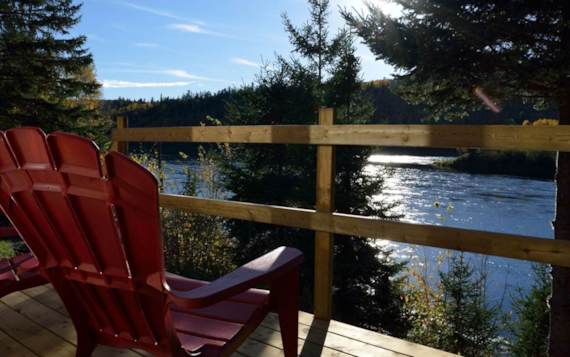 Vue sur rivière chalet à louer Détente