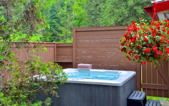 Private hot tubs cottage to rent 4 seasons full equiped for 2 Lafontaine Mauricie
