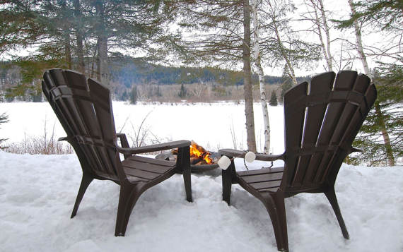 Foyer extérieur au bord de l'eau bois chauffage inclus avec chalet vacances Pignon Nord Domaine McCormick