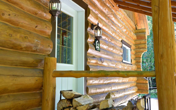 Wooden cottage to rent for 2 or 4 with provate hot tubs and dry sauna