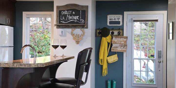 Chalet à louer pour personne seule, couple, famille ou amis tout équipé Lanaudière Chalets Booking