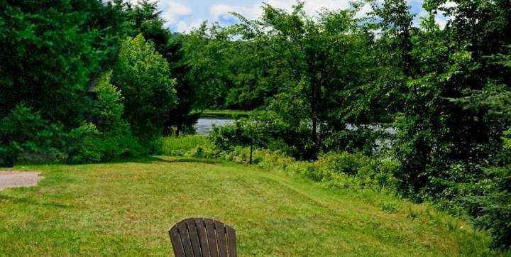 Exterior fire pit with firewood included with cottage to rent front off river Domaine McCormick Pignon Sud