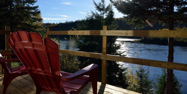 Vue sur rivière chalet à louer Détente