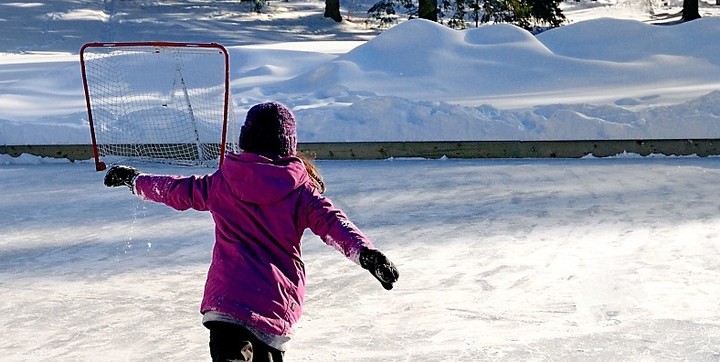 Patinoire extérieure Domaine McCormick chalet vacances pour deux Le Détente