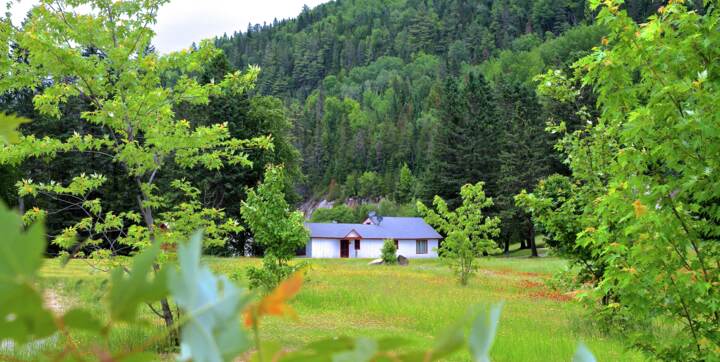 Chalet en location pour deux personnes avec spa privé 4 saisons Domaine McCormick