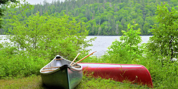 Canot Domaine McCormick disponible avec location chalet vacances pour 2 Le Détente été seulement